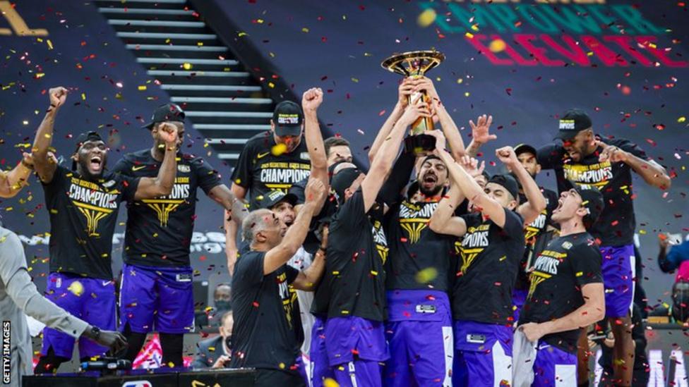 BBCAfrica's tweet photo. 'My team deserved this'

#Zamalek's @ZSCOfficial_EN Spanish basketball coach Agustin Julbe is full of praise for his team as the Egyptian 🇪🇬 club won the inaugural Basketball Africa League @theBAL.

By @MichKatami 

https://t.co/To9WP7tQ61 https://t.co/2HsZ29kSok