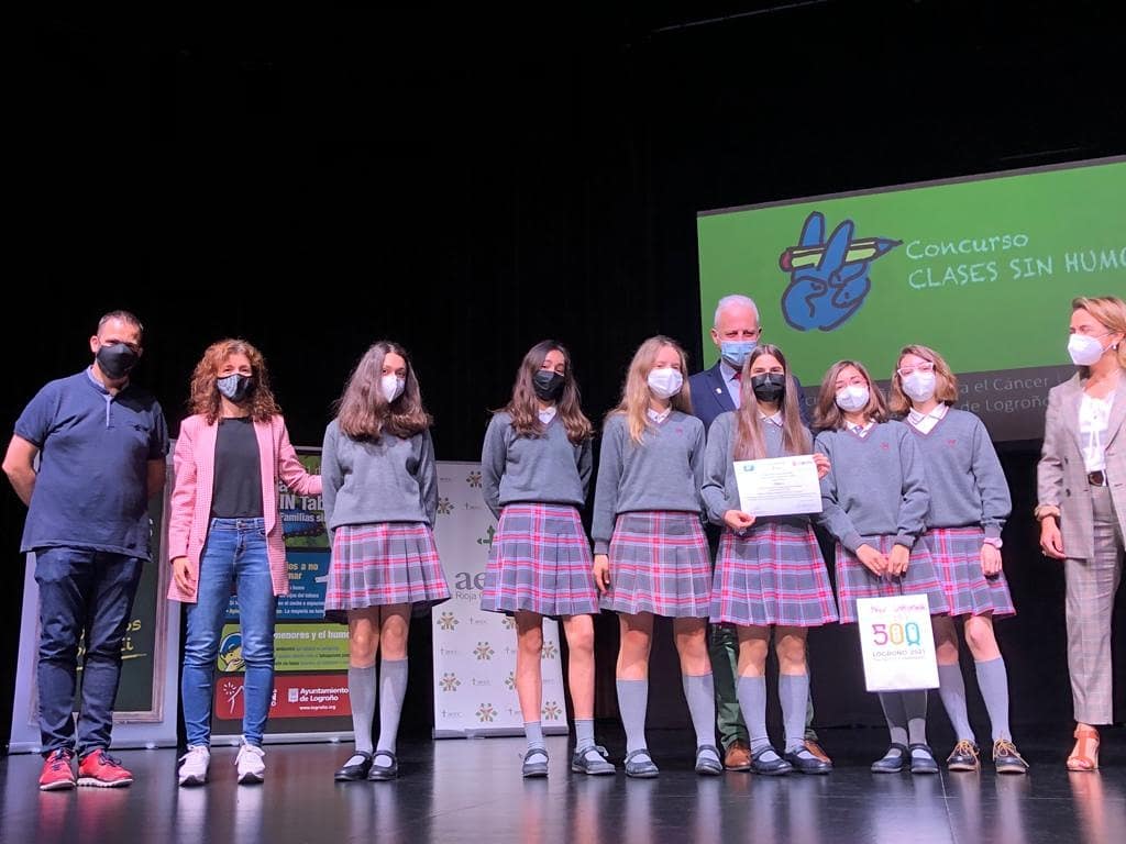 ciamarialog's tweet photo. ¡¡Enhorabuena a las las alumnas de 2°C y B ganadoras del concurso  Clase sin humo!! 👏👏👏 #ClaseSinHumo https://t.co/CAz6rotrtM