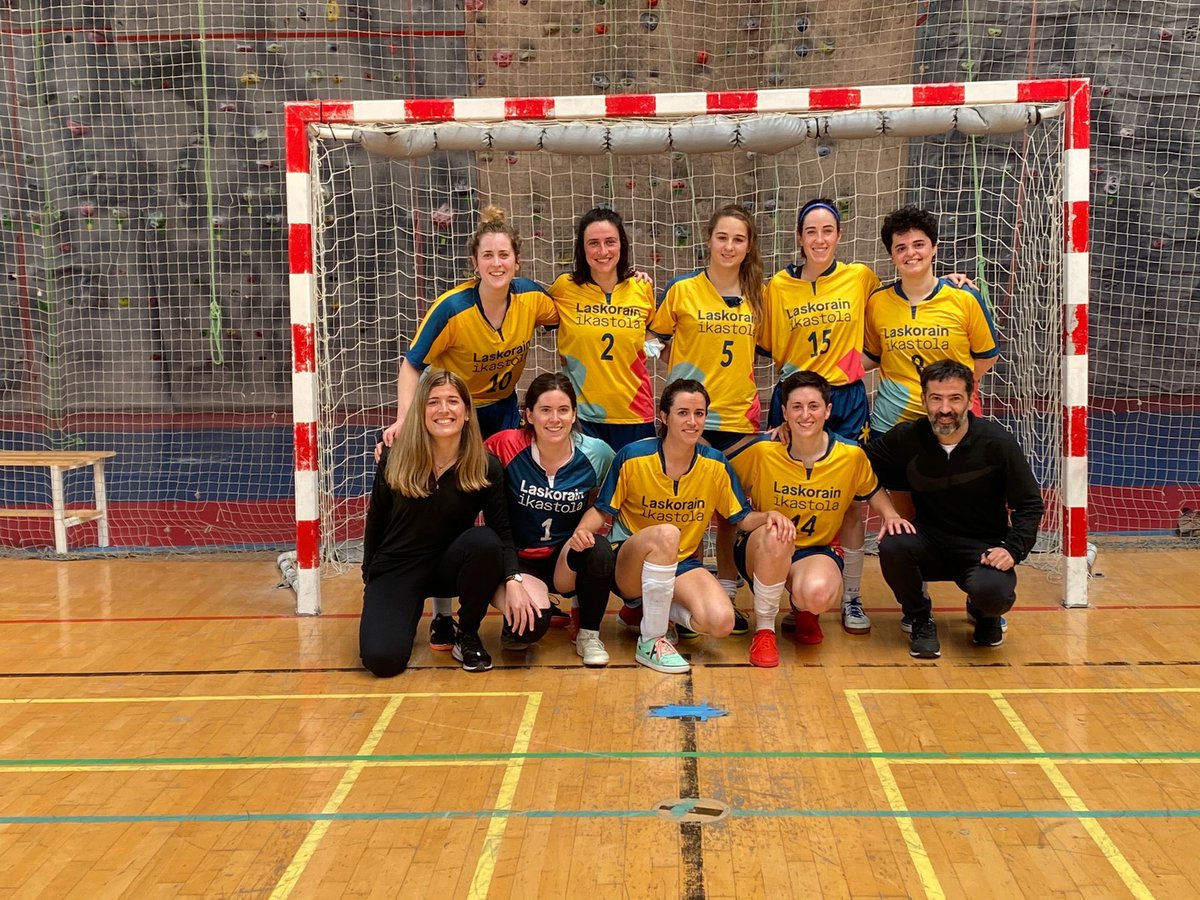 laskorainke's tweet photo. πSenior neskak udaberriko txapelketako finalera sailkatu dira @Antiguokofutsal -i penaltietan irabazi ondorenππ₯π
Finala, larunbat honetan (ekainak 5) jokatuko dute Mons Kiroldegian Ordiziaren aurka.
Egurra neskakπͺππ₯
#aupalaskorain #horitxoak https://t.co/HEOWZLJL1B
