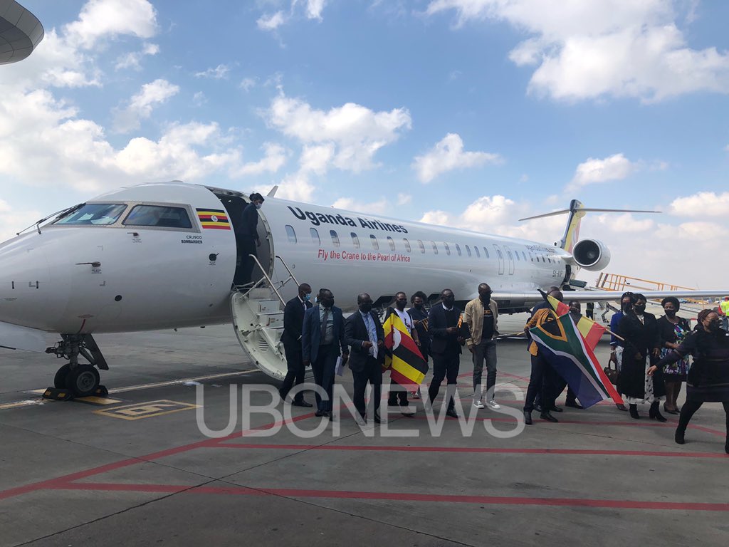 SamSenono's tweet photo. UPDATE- Uganda Airlines flight UR 711 lands at O. R. Tambo International Airport. #UBCNEWS https://t.co/GOEOElrrlD