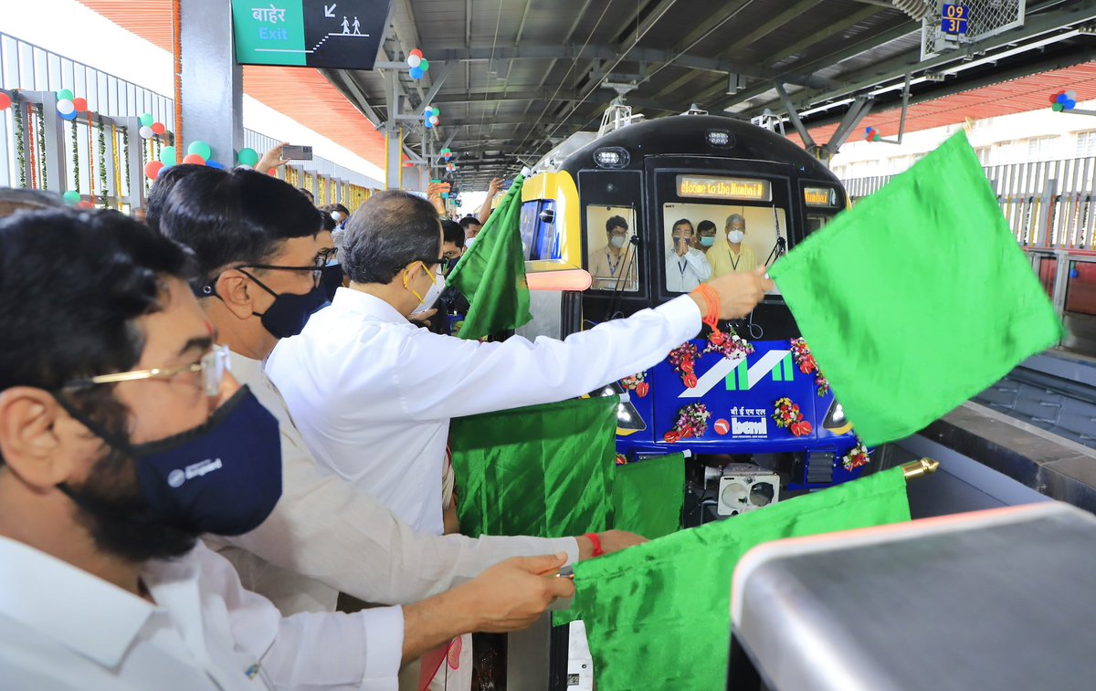 CMOMaharashtra's tweet photo. मुख्यमंत्री उद्धव बाळासाहेब ठाकरे यांनी मेट्रो 2A आणि 7 मार्गिकेच्या पहिल्या चाचणीचा शुभारंभ केला.

CM Uddhav Balasaheb Thackeray today flagged off the first-ever trial run on Metro Line 2A &amp; 7. https://t.co/t5MUubaefe