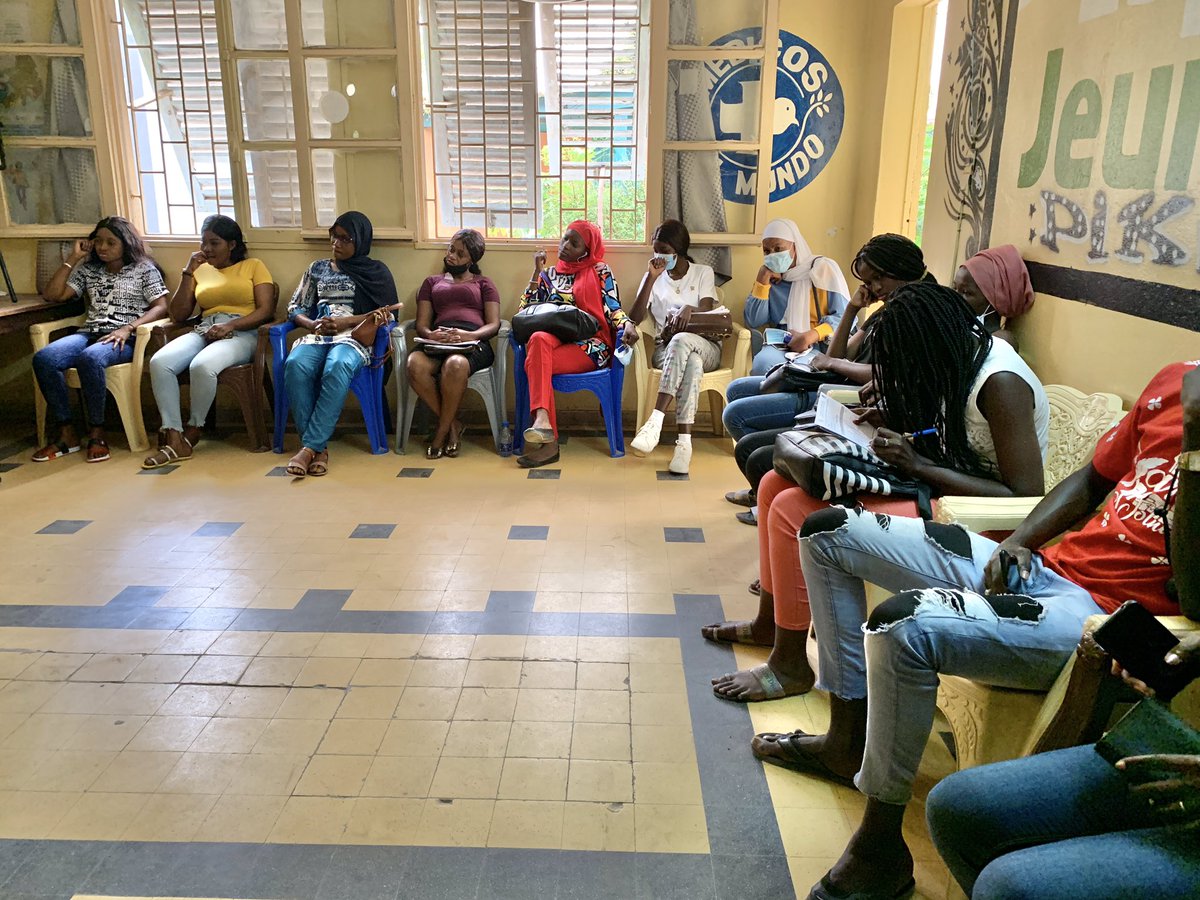 CoscpfSenegal's tweet photo. Le #Reseaux des #Jeunes #Ambassadeurs en #SRPF à l’assaut des espaces jeunes pour une meilleure fréquentation des structures de santé et pour des offres adaptées à cette cible. #JASRPFSN #COSCPFSN #CS4FP+ https://t.co/FLigtYBCEw