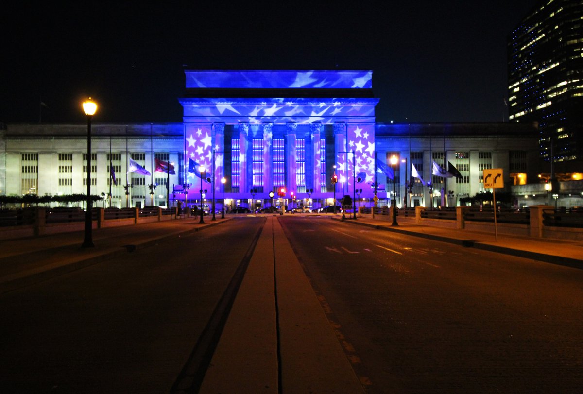 TLP_Inc's tweet photo. “To those in uniform serving today and to those who have served in the past, we honor you today and every day.”- Unknown

2016 temp #lightinginstallation by @TLP_Inc &amp; Starlite / Photo Credit: @Starlite_NJ / #MemorialDay #colorchanginglighting #lightingdesign #memoriallighting https://t.co/fv6nulttQ7