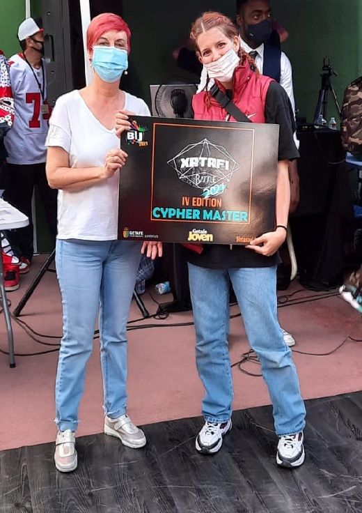 getafejoven's tweet photo. ¿Te perdiste la #XatafiBlattle2021 este fin de semana? Te dejamos las fotos de lo ganadores con la concejala de juventud @isabelespinosa6 ¡¡ENHORABUENA !! a #UnionLatina the #Wninner,  #TheAlterNatribe y #CypherMaster: #bgirl #ÁngelaMedinaAgulló #BIJ2021 #break #sintasoulcrew https://t.co/LOWcM1gD1y