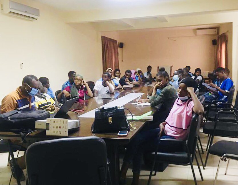 CoscpfSenegal's tweet photo. Mobilisation des #Jeunes pour la continuité des services #SRMNEA dans ce contexte de #COVID19. #JASRPFSN #COSCPFSN #CS4FP+ https://t.co/yYwDNRnZaM
