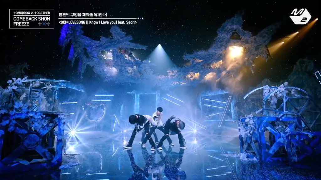BookishT_S's tweet photo. How to tattoo #0X1LOVESONG live performance on your forehead??? 

#TXT_FREEZE #TXT #TOMORROW_X_TOGETHER @TXT_members https://t.co/vKRhXQYUbC