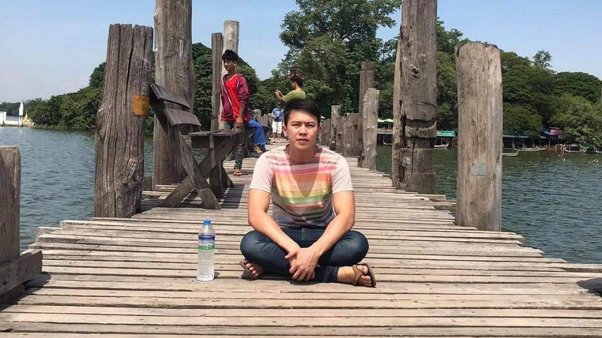On the way home terrorists handcuffed and abducted KoAungKhantPaing in Thaton. The abduction's cause has yet to be determined.
#May31Coup
#WhatsHappeningInMyanmar