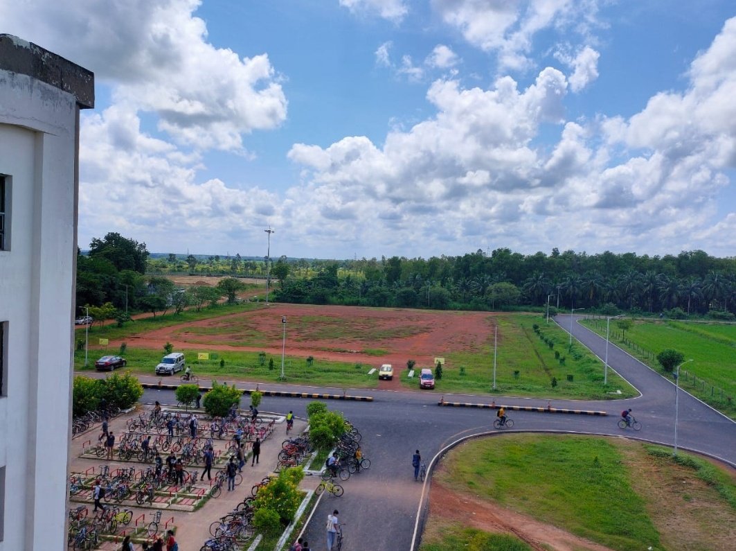 thelsr's tweet photo. IIT KHARAGPUR 
#IITKHARAGPUR   #IITKGP 
.
Best Campus Ever 🔆
.
Hope The IIT KGP Campus Will Reopens Soon. 
#Reopencollege 
.
.
Show me a better campus.
I’ll wait. https://t.co/E7uJ6UmuDz