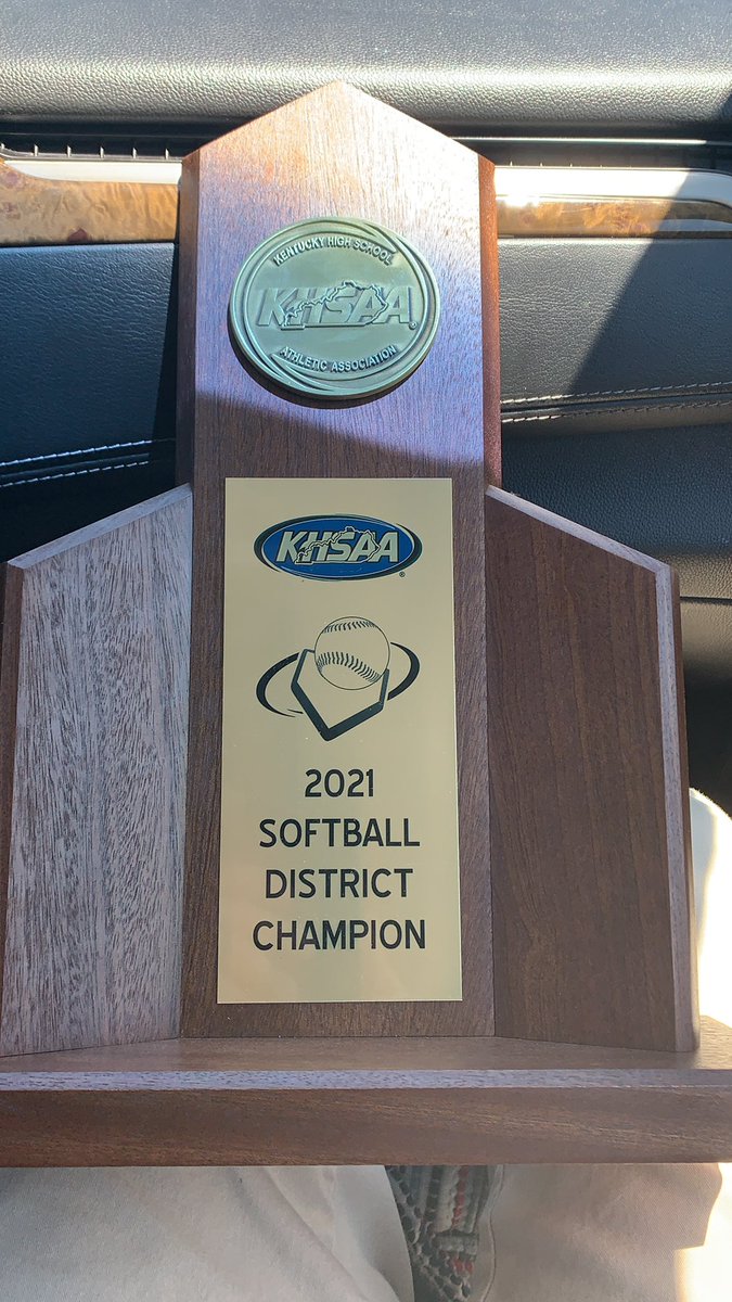 RockSoftballKY's tweet photo. The 47th District Tournament Gold is coming back to Mt. Vernon! A great all-around game by our ladies today in a 4-0 shutout victory. #ROCKnation #ALLIN https://t.co/okLuOhS5Ig