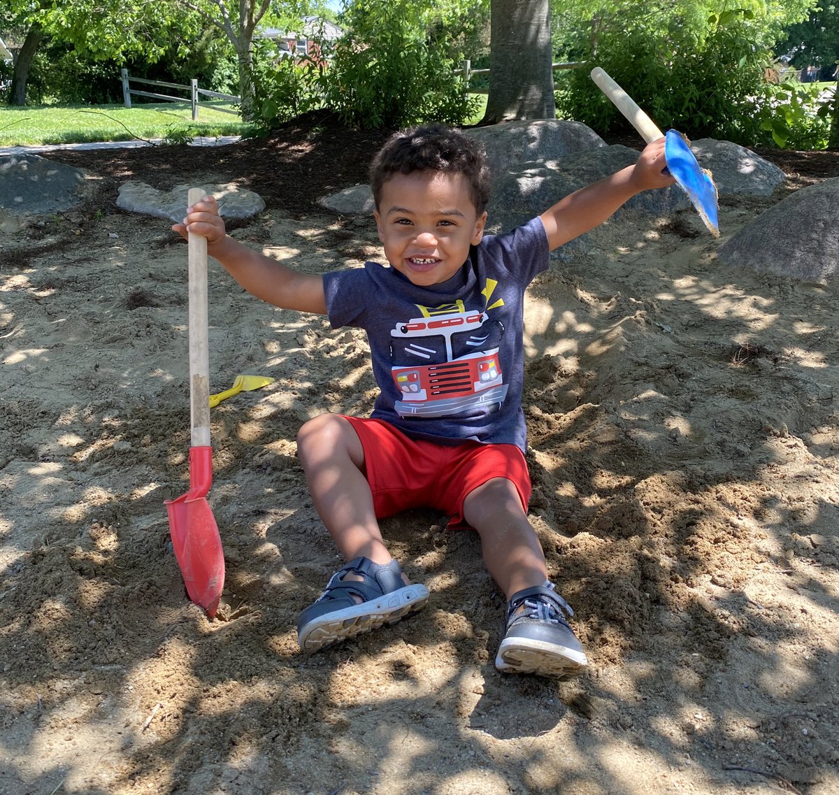 emohrberg's tweet image. Huge Toddler Caniac is #diggingin 😂 @TrippTracy