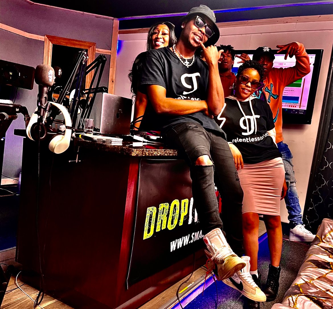IamTRUwealth's tweet photo. Submit your music now, the show airs tonight at 9pm - https://t.co/VnLBNI1twZ https://t.co/uxMKe11VRh