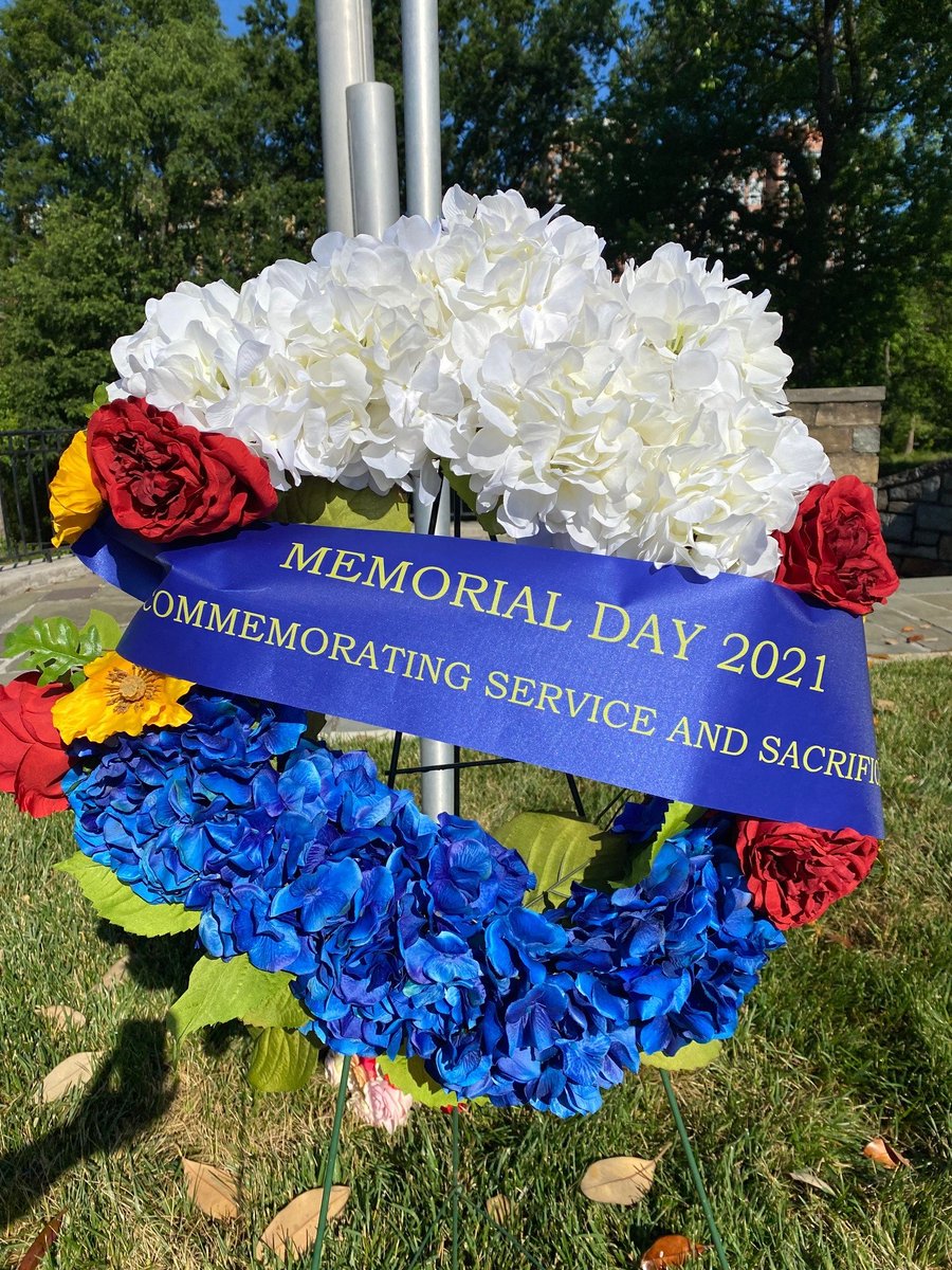 VANatCemeteries's tweet photo. NCA leaders James Sanders, Lisa Pozzebon and Tom Howard at the wreath laying this morning at Alexandria National Cemetery in Virginia. #MemorialDay2021 https://t.co/JJ76gk2aC3
