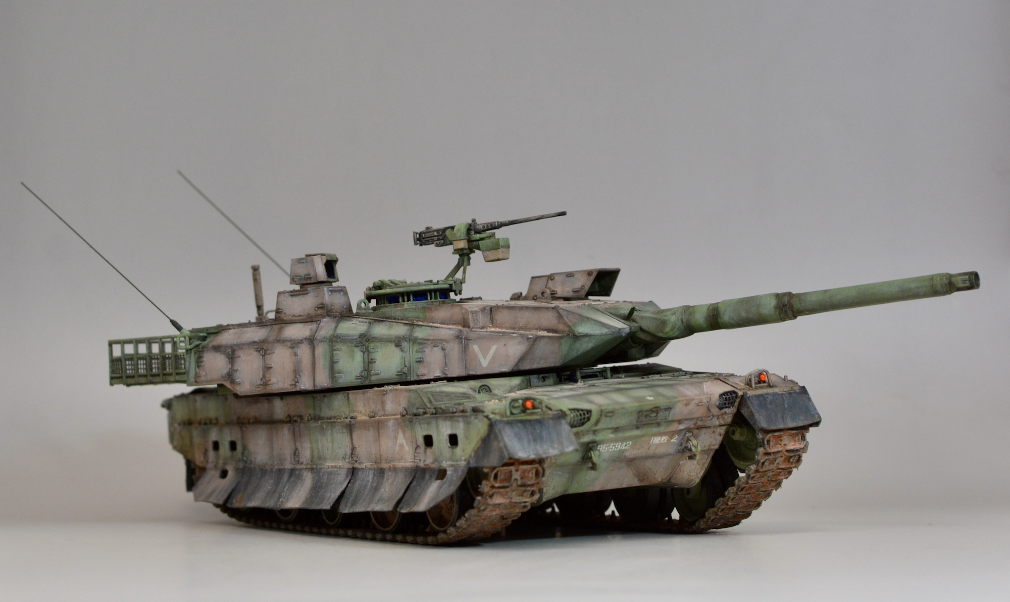 Nyamole 10式戦車がスラローム射撃をしている感じが作りたかったので全力作りましたよ 1 35 視線低く鑑賞すると最高です Tamiya 筆塗り T Co 8m7qsqczw7 Twitter