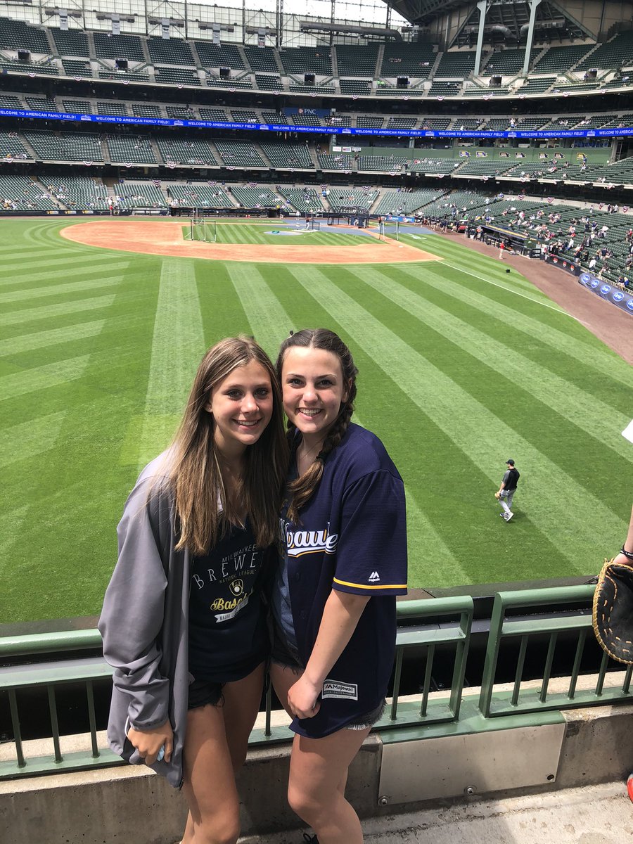 kjpiccolo's tweet photo. @SophiaMinnaert come to section 236 and wish your biggest fan Mia Piccolo a Happy 13th Birthday! https://t.co/jPsH3TNMNj