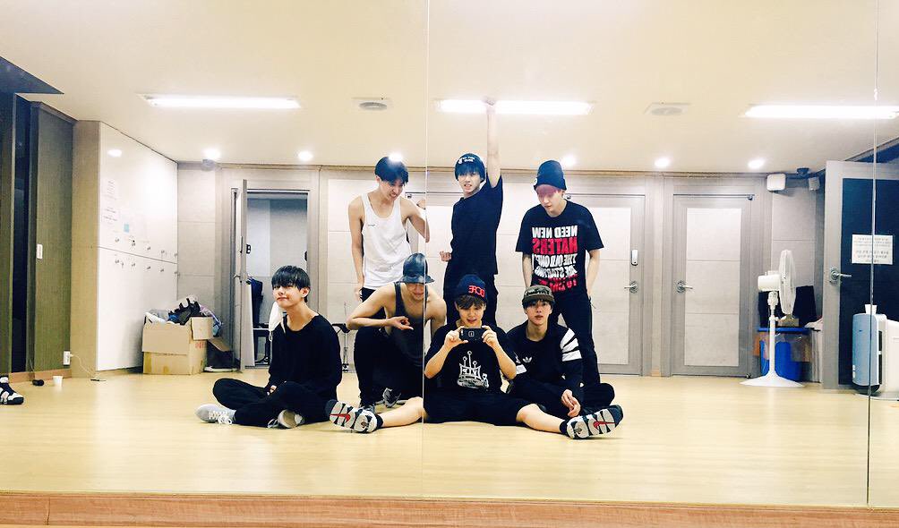 btsource_'s tweet image. i love you my precious seven!! 💜