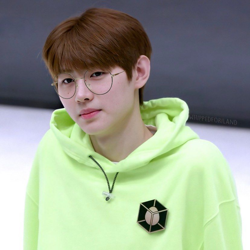 หนุ่มแว่น หนุ่มป้อปของโรงเรียน แต่ได้ข่าวว่าไม่โสดละ เพราะเป็นแฟนเรา <a href="/sunghoonloudx/">โบ้เอง</a>