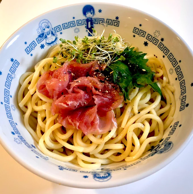 夜食

良い麺が手に入ったので
塩と梅酢とオリーブオイルでざっくり和えて生ハム乗せて
即席梅塩油そば 
