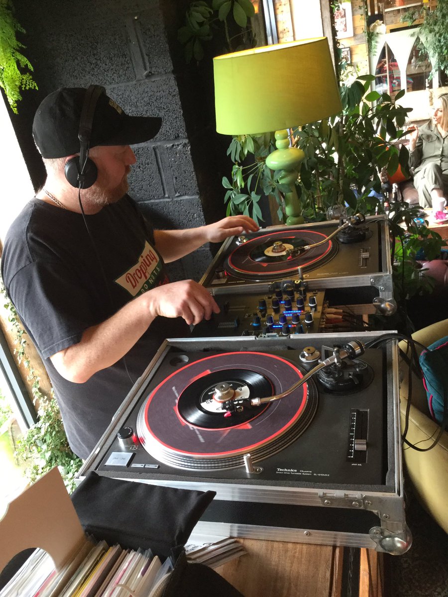 DeeJayFade's tweet photo. Early on Saturday I had my first live DJ booking of 2021 &amp; was lucky enough to have #SamTweaks come drop some “donuts” alongside me @KitschCoffee! #WAXDJs https://t.co/VNIjHtnLFE