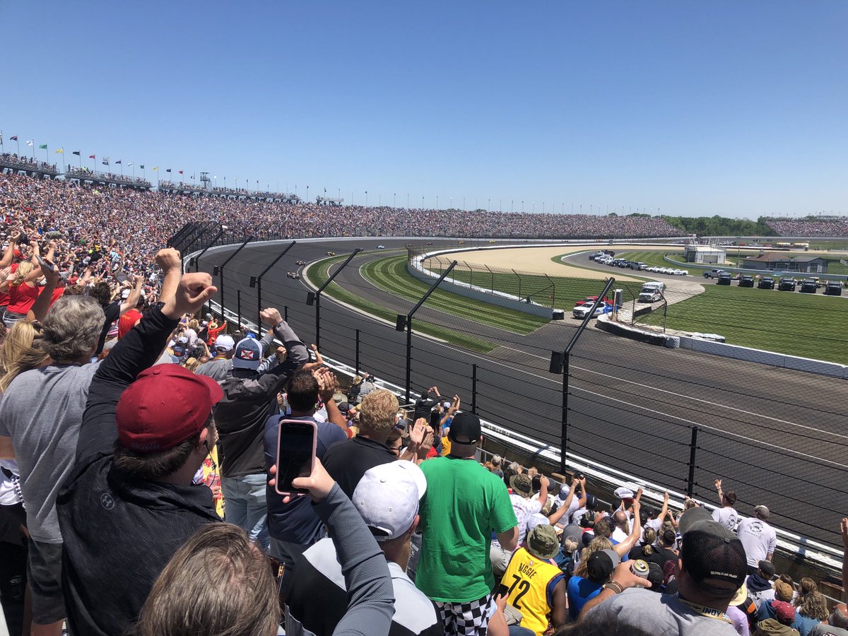 Fishrl's tweet image. ⁦@ConorDaly22⁩ taking the lead and EVERYONE was cheering!! It was awesome!!