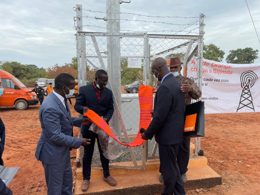 Orange_Bissau's tweet photo. Inauguração do lançamento do vasto programa de extensão rural das novas antenas na Guinée-Bissau ! @GroupeSonatel @orangeafrica #orangebissau

https://t.co/tNsodk8GqB https://t.co/MpCAC9Irg6