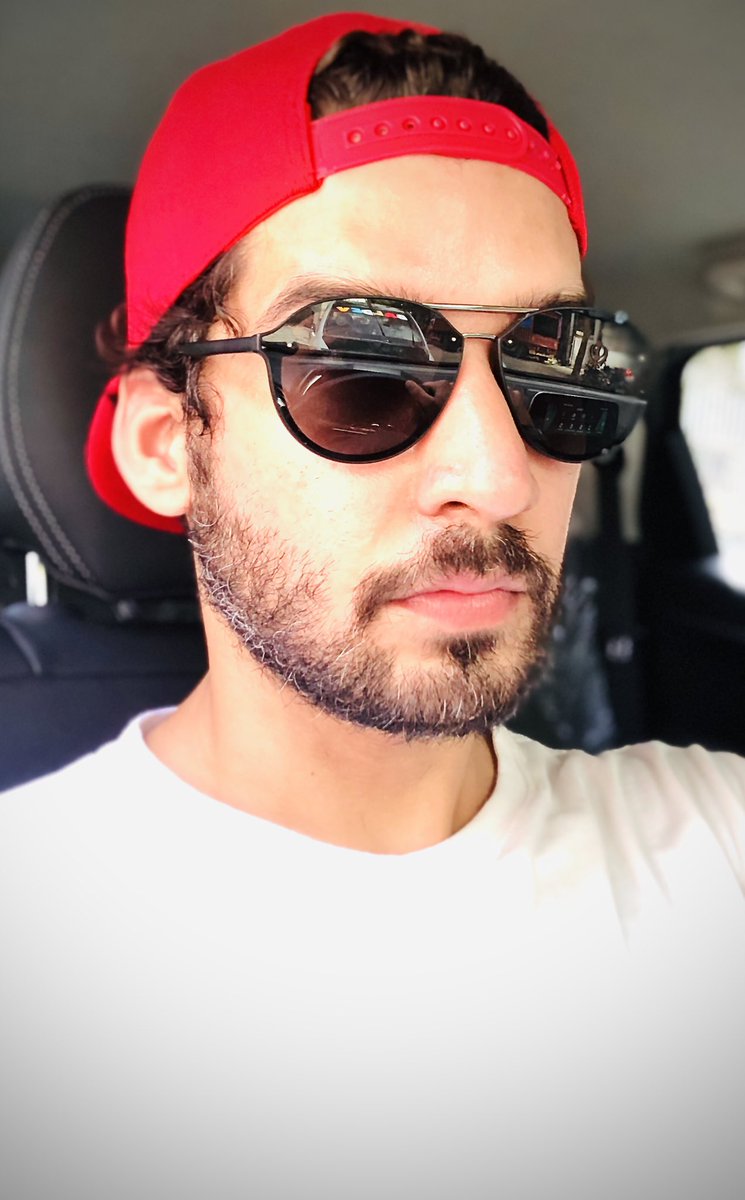 Toote toote tukdo ko jod kar mujhe vapis joda gAya hai. Shayad isliye mein baar baar bikhar jata hoon 🙏