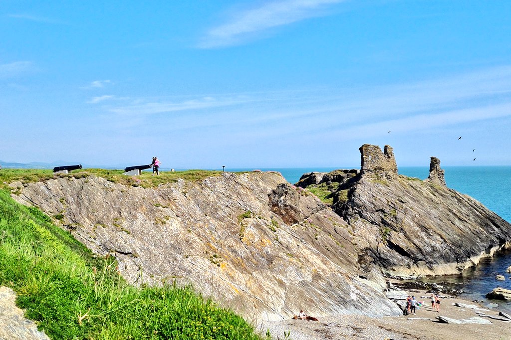 Beautiful Black Castle at Wicklow Harbour. I had to go to Ashford for a covid test for #valhalla so decided to spin on down the road. #Scenery #wicklow #Ireland