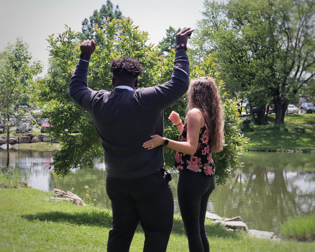 iiiamthefuturee's tweet photo. Emily once told me she always prayed for her future husband... Guess I can finally say thanks for the Prayers❤️😏❤️

I’m excited to spend my life with you❤️❤️

#thehuntisover https://t.co/0FXIXnmCjw