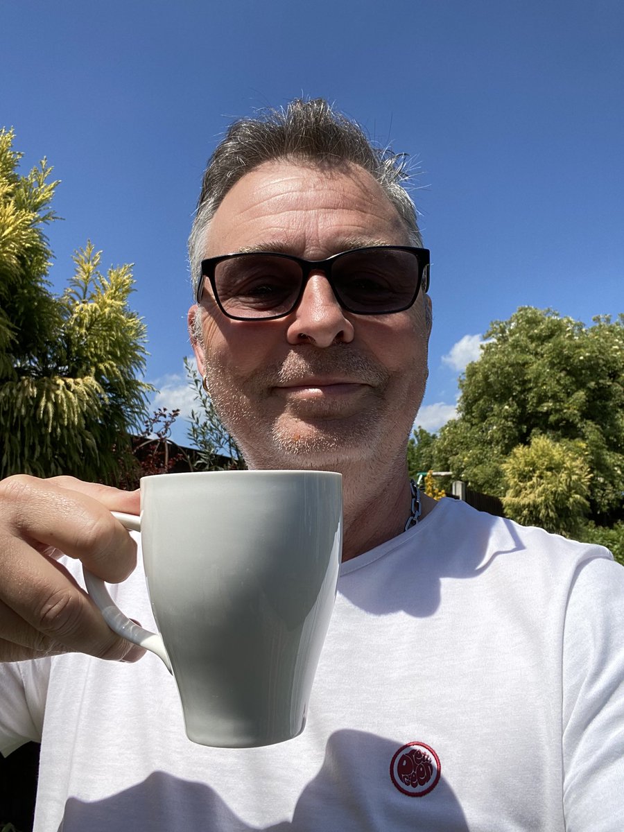 Enjoying this fantastic weather with a cheeky bank holiday latte, listening to in2beats 106.5 FM with Glen C kicking out some awesome tunes. 
#cheekylatte #bankholiday