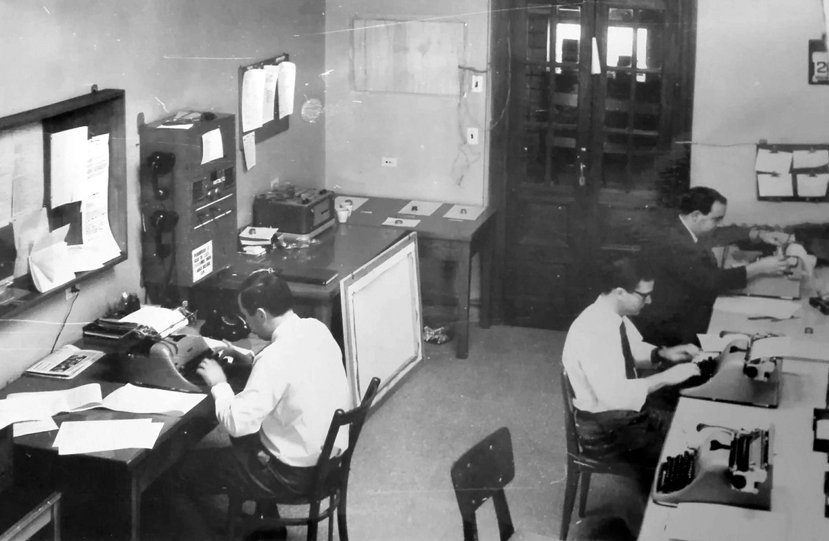 Servicio Informativo de LU2, década del 60. En los 91 años de <a href="/Radio_lu2/">LU2 Radio Bahía Blanca</a> Primera Emisora Bahiense.