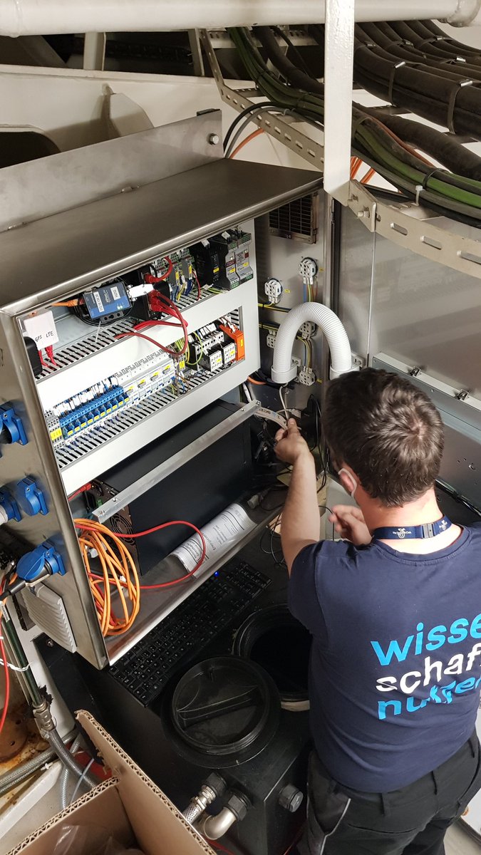 FerryBox_Hereon's tweet photo. Hendrik initiating the data download process during our last maintenance visit of the #FerryBox system on the Magnolia Seaways https://t.co/ce6jZ34fTQ