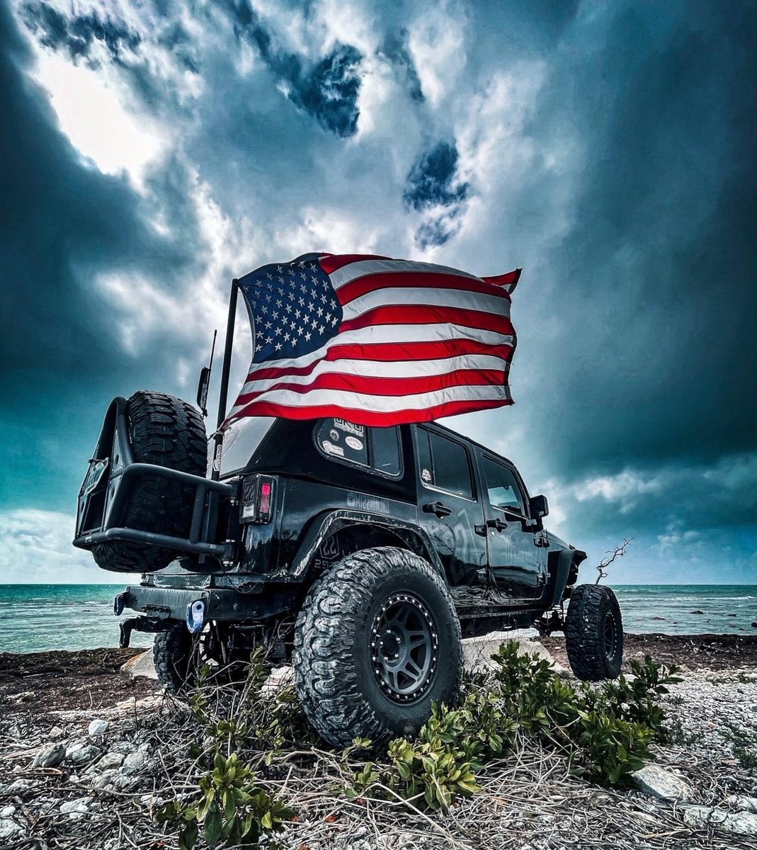 Memorial Day, in remembrance of those who gave the ultimate sacrifice! #legendary1941 #jeeplife @wve1022 @Shelli69jeeper @SolarTJChick @XBullofficial @JeepsGreen @TopJeepers @ReturnCheck @rpx53 @agocs_jodi @steelecreations #jeep @ItsaJeepWorld @KrawlAmerica 📸 @Jeephoodshots