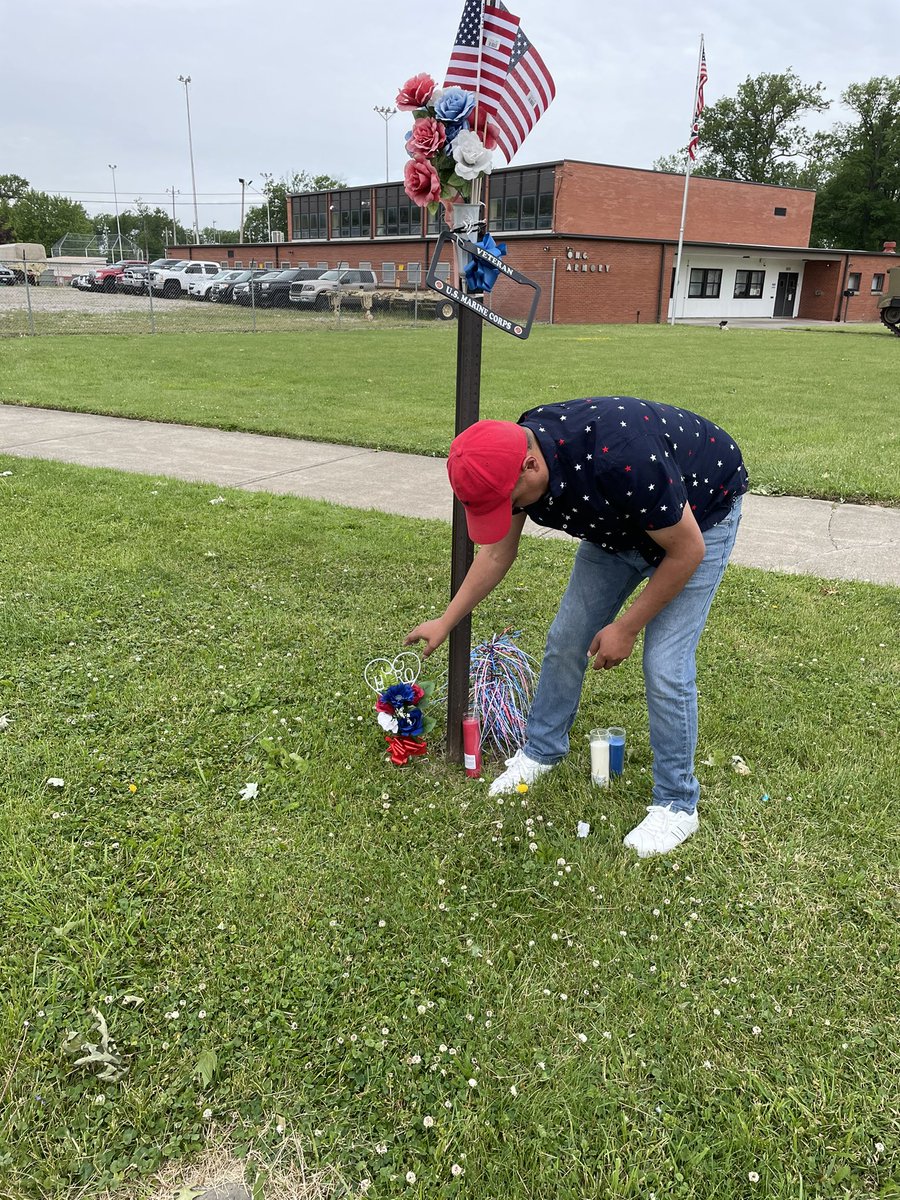 Angel5Jr's tweet image. It It was my pleasure to name a corner after a Lorain legend Sgt. Sam Felton Jr(USMC). But it’s a bigger to call you a friend. Brother your missed everyday. May 30th in Lorain, Ohio is Sam Felton Day. Thank you for your service and friendship. #PurpleHeart #NavyCross #MemorialDay