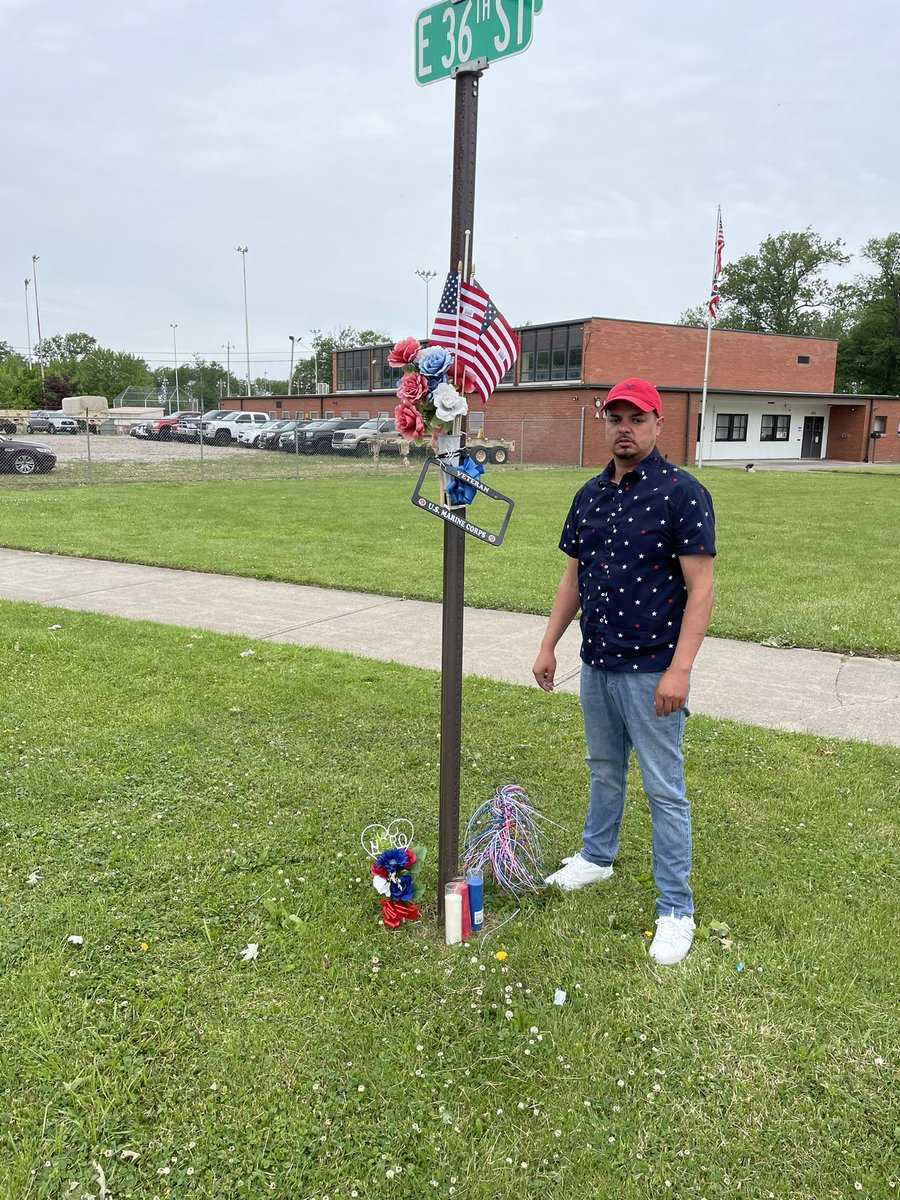 Angel5Jr's tweet image. It It was my pleasure to name a corner after a Lorain legend Sgt. Sam Felton Jr(USMC). But it’s a bigger to call you a friend. Brother your missed everyday. May 30th in Lorain, Ohio is Sam Felton Day. Thank you for your service and friendship. #PurpleHeart #NavyCross #MemorialDay