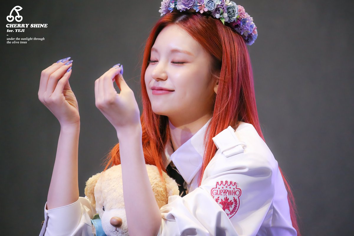 Yeji_Fan's tweet photo. 210530 팬싸 예지 HQ
È troppo bello~ㅋㅋㅋㅠㅠㅠ 🤌🤌
#ITZY #있지 #YEJI #예지 
@ITZYofficial https://t.co/aDdUBkyber