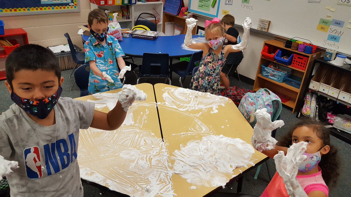 MuddimanSPED's tweet photo. Shaving cream fun on the last day of school! Have a fantastic summer everyone! @KleinISD @KuehnleKISD #koalap2pmoments https://t.co/jLhMNL3xw6