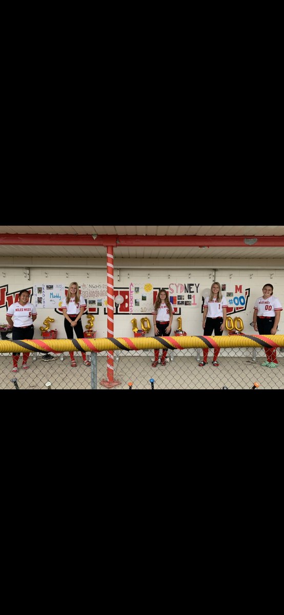 NW_Wolves_SB's tweet image. We ❤️ our seniors!! Happy senior day to these 5. Congratulations! #seniorday #wolvessoftball
