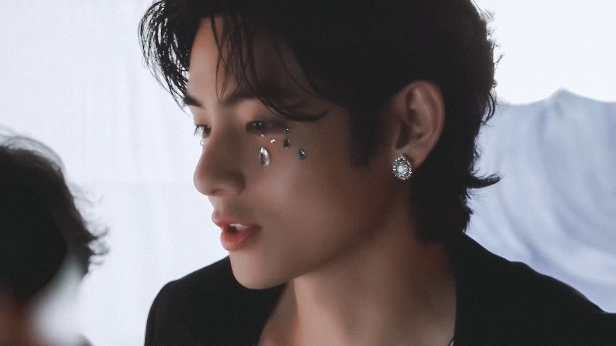 taeteland's tweet photo. when taehyung smiles... ♡ https://t.co/wqDhCwccjY