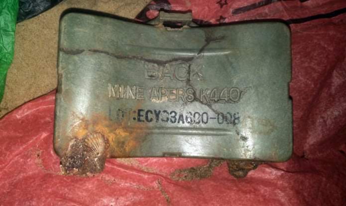AsiriFernandoLK's tweet photo. An interesting find from Jaffna, #SriLanka on May 28.Looks like a Korean #K440 frag mine.Suspected to be from a buried weapons haul of the #LTTE
1st time I've seen a S.Korean mine locally. Can someone please identify, or trace it?
📸 @LkDefence
#claymore #landmines #conflict https://t.co/H3LGq1nsVh