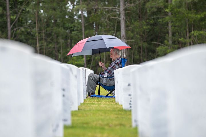 ajc's tweet photo. Today, on #MemorialDay, we honor and recognize those who gave the ultimate sacrifice. Join us in recognizing the fearless men and women of the U.S. military who have sacrificed their lives to defend the Nation. Thank you. https://t.co/duLRtnLYCv