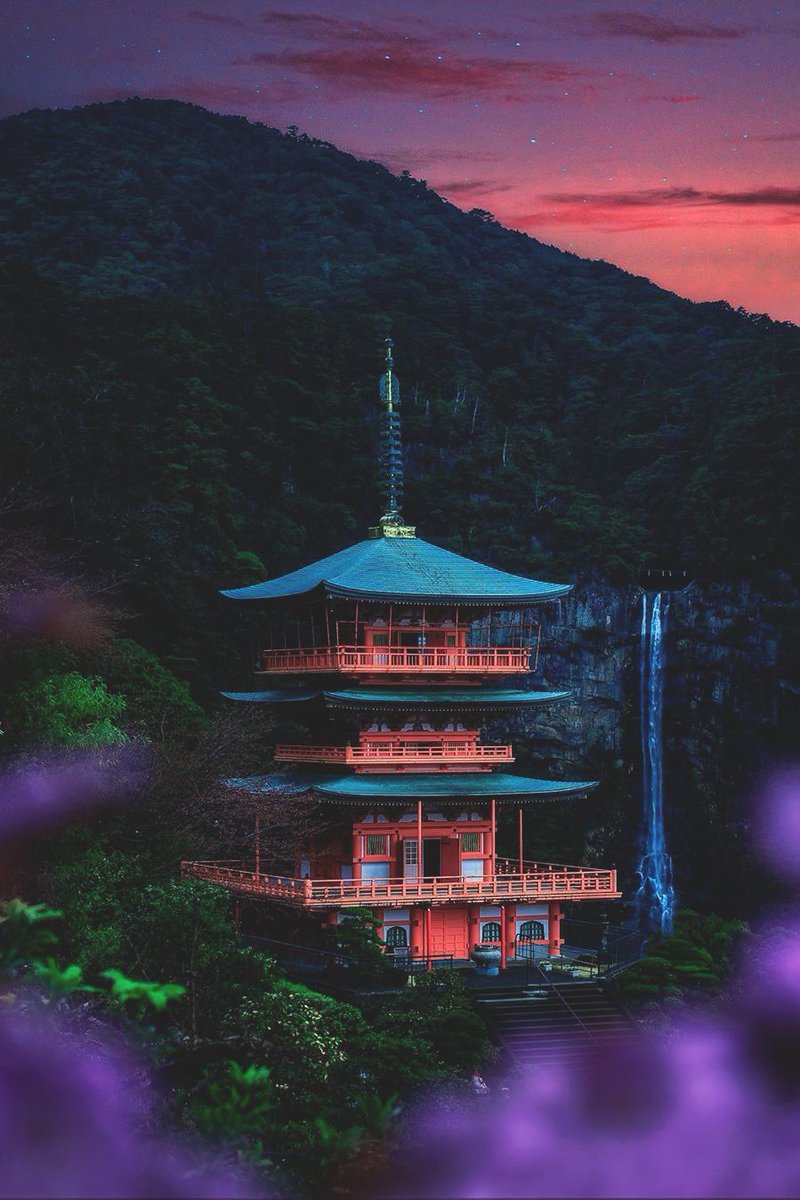 AestheticsJapan's tweet photo. Nachi Falls | 📸: https://t.co/zsE7zSanY9 https://t.co/ZgYrHJB6Yw