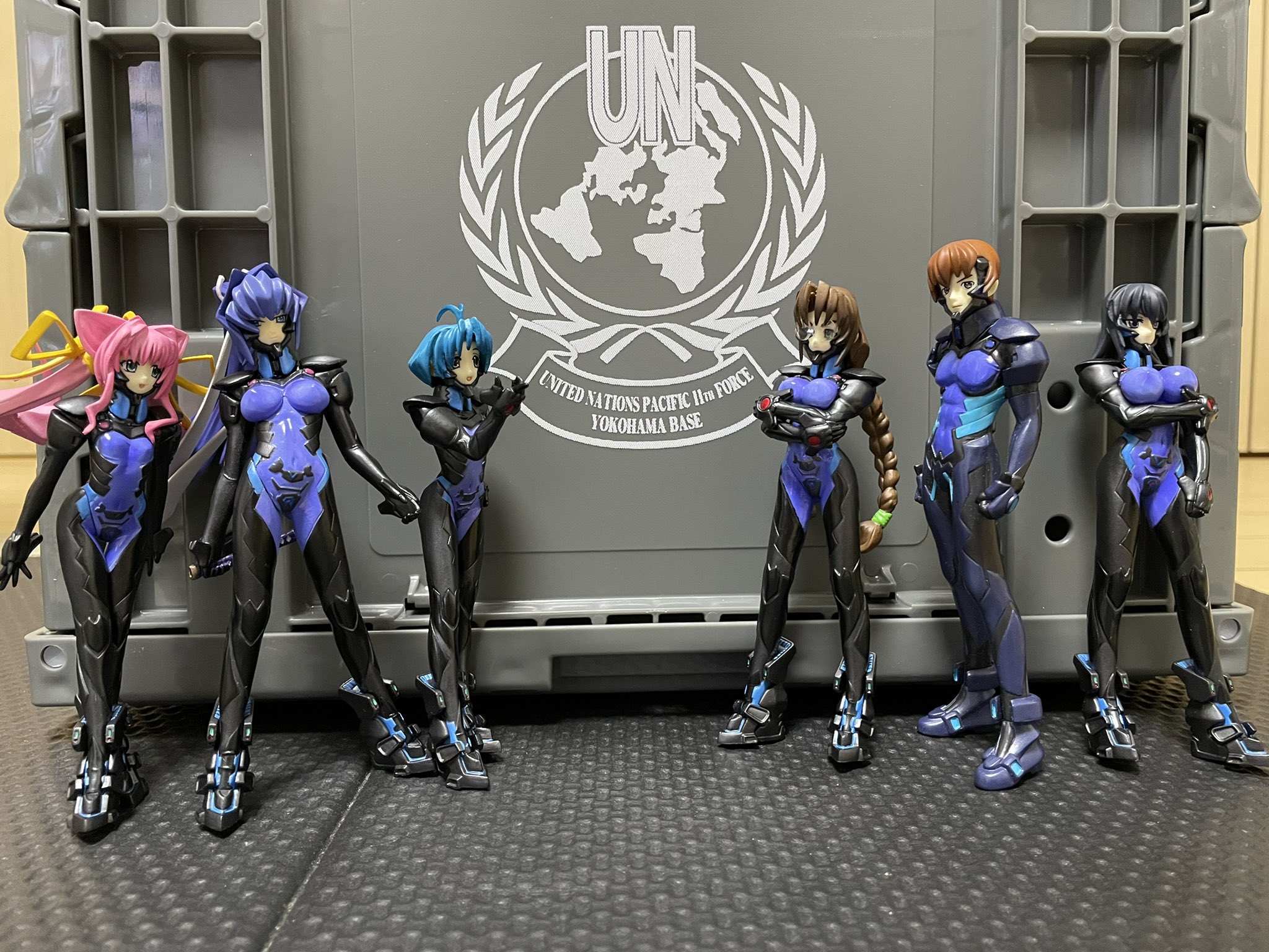 レナート On Twitter 第207衛士訓練小隊b分隊とa 01伊隅戦乙女隊が揃ったので記念撮影しよう マブラヴ Muvluv Https T Co Icrkjp95jj Twitter