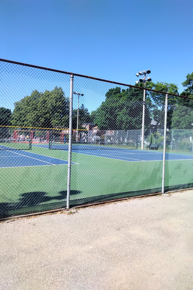 seanpickles's tweet photo. @JayeRobinson Leaside Elitist Tennis Club takes public funds, but kicks off residence, and courts are empty!  Please advise. https://t.co/w5rB7mLQBu