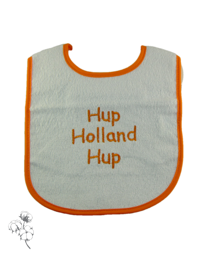 Met het EK 2021 in aantocht kan niemand achter blijven, iedereen gaat weer in oranje gehuld ons "Oranje legioen" steunen. Om als baby ook mee te komen zijn er ook leuke artikelen verkrijgbaar in de webshop: vanafmaatje50.nl/oranje-ek-2021/  #baby #ek2021 #oranje #OnlineShop #slabbetje