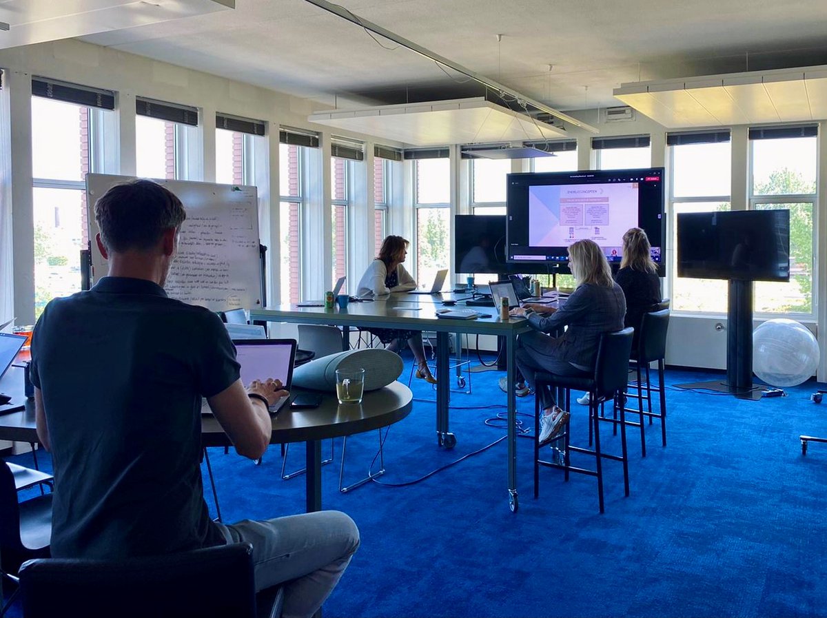 Aangezien alle nieuwbouw per 2021 Bijna Energie Neutraal Gebouwen (BENG) moeten zijn, is het de uitgelezen kans om nóg een stapje verder te gaan op het gebied van warmte en koude systemen. Daarom pitchten <a href="/InEnergie/">InEnergie</a> <a href="/EteckEnergie/">EteckEnergie</a> en @vaanster hun innovaties! #projectontwikkeling