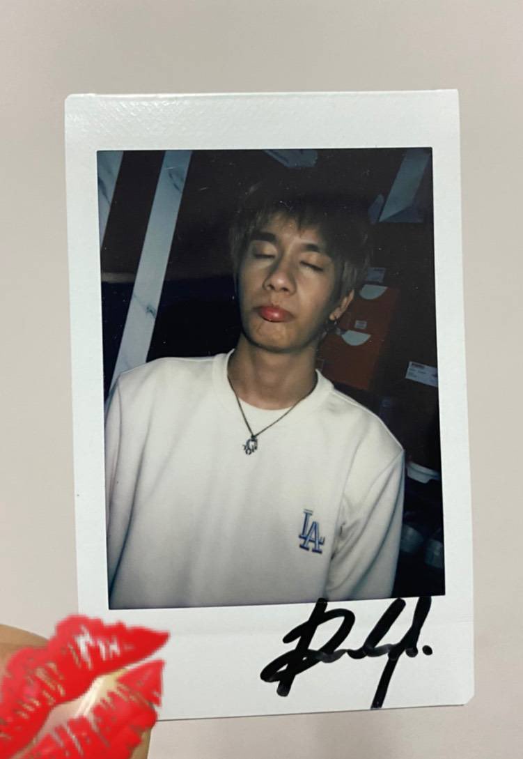 fc_prom's tweet photo. คิดถึงบิ๊กบอสกันมากเลยใช่มั้ยทุกคน มาตามสัญญานะจ๊ะ ❤️🦖 แจกพลล.รูปพร้อมลายเซ็นต์ 1 รางวัล

📍กติกา
1.โควทวิตแนบรูปพี่พร้อมที่ชอบ + ขอ3คำให้กับรูปที่เลือก
2.ติดแฮชแท็ก #prompayy #คนบาปของPromPayy

ประกาศผลผู้โชคดีพรุ่งนี้ เวลา 12.00น.
#talkwithprompayy https://t.co/XzfY9Alier