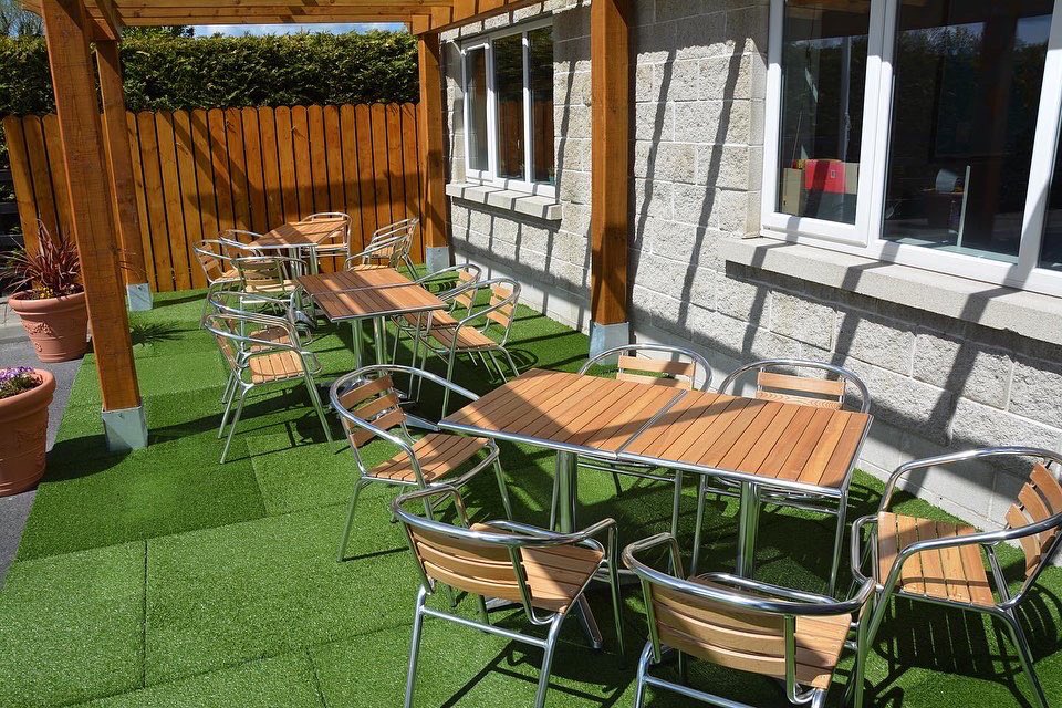 EasyfixSafety's tweet photo. Our Astro Tile is a multi-purpose synthetic grass tile that is square in shape &amp; is suitable for DIY installation🌱

Perfect for:
🍽Outdoor Dining Areas
🌸Back Gardens
🪴Patios
🏋️Home &amp; Commercial Gyms
🤸Playrooms 
✅And more

For more info
💻https://t.co/wdYSLkIyAy
☎️09096 43344 https://t.co/pYAdr77po4