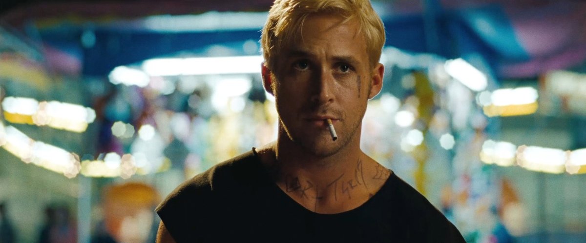 JackOCine's tweet photo. Dans le drame américain #ThePlaceBeyondThePines, Ryan Gosling interprète un père de famille amené à braquer une banque et s'enfuir à moto. L'acteur a réalisé ainsi l'un de ses fantasmes, révélé au réalisateur Derek Cianfrance sur le tournage de #BlueValentine. https://t.co/jkvAl6kFNa