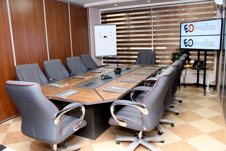 EasyOffices2's tweet image. Aujourd'hui, le #coworking s'adapte à des modes de travail flexibles
❓ Vous avez besoin d'accéder à un espace de travail sur une demi-journée, une journée ou bien de façon permanente
👉 EasyOffices vous propose différentes formules 
Nous contacter 📞 +237 698 92 65 48