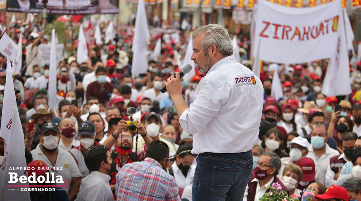 ARBedolla's tweet photo. ¡Gracias Zitácuaro! por la confianza, por sumarse a la cuarta transformación ¡No les vamos a fallar!, vamos a sacar adelante a #Michoacán con un gobierno honesto, a ras de suelo y de la mano de nuestra gente. 

Juntas, juntos somos la esperanza #BedollaGobernador #VotaBedolla https://t.co/B5zGMhbCx8