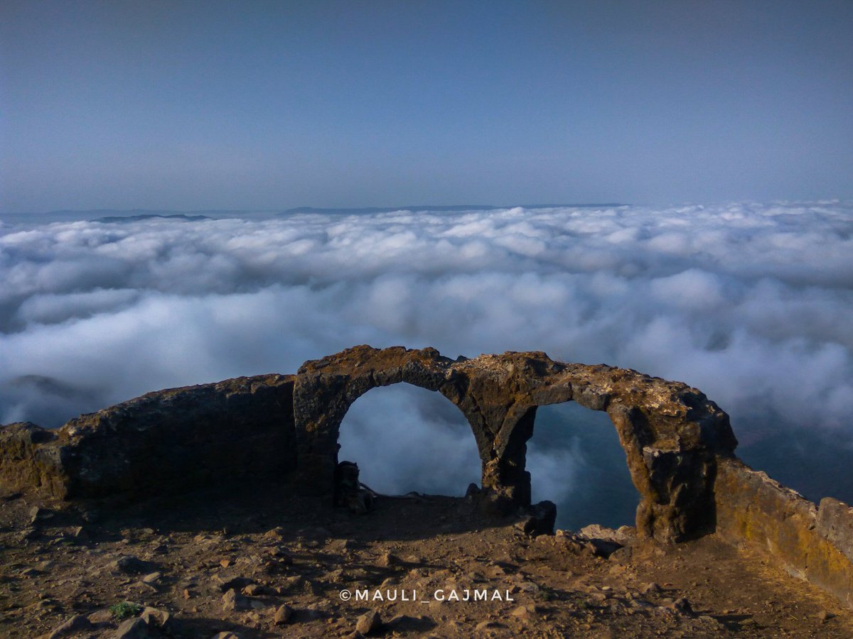 एक क्षण ही पुरेसे तिथे
लाभे स्वर्गसुख जिथे. 😇

#माझाक्लिक
#भटकंती #सह्याद्री #राजगड ❤️